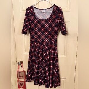 EUC LuLaRoe Nicole swing dress plaid black red white size large